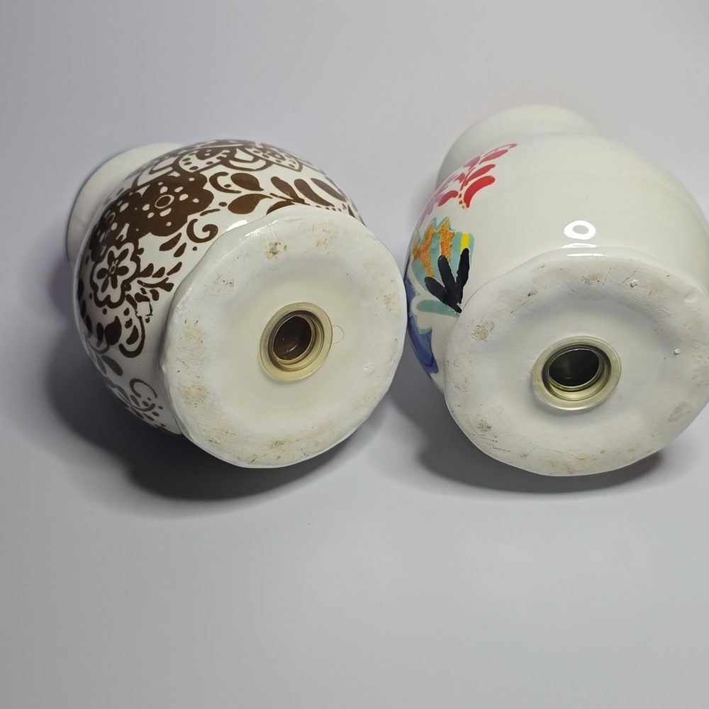 The Pioneer Woman Salt And Pepper Shakers - Picture 5 of 5